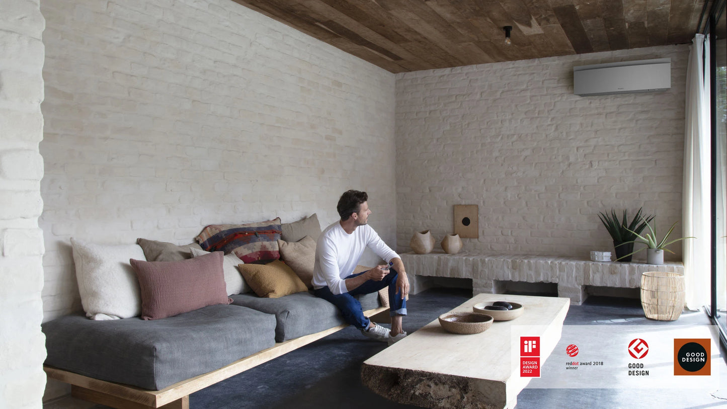 Daikin Emura Fehér 2.5Kw Díjnyertes Design Alapszerelés az árban!